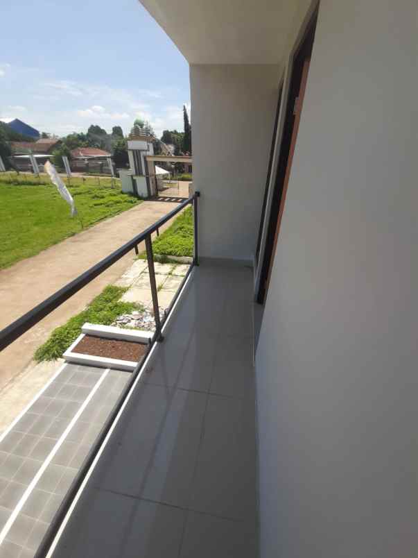 dijual rumah jl h tari taman rahayu