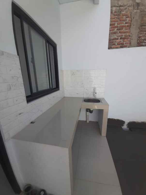 dijual rumah jl h tari taman rahayu