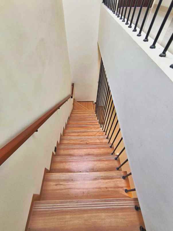 dijual rumah jl ikan rawamangun jakarta