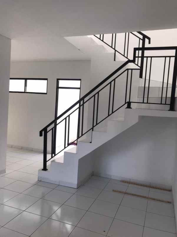 dijual rumah jl jatihandap bandung