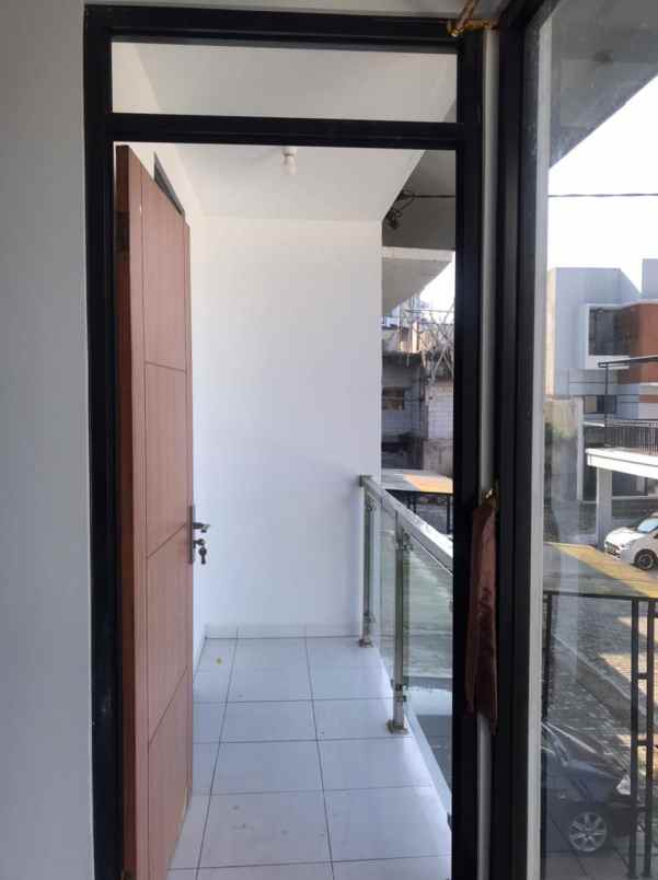 dijual rumah jl jatihandap bandung