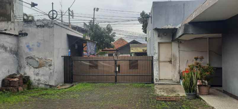 dijual rumah jl jend h amir machmud no 448