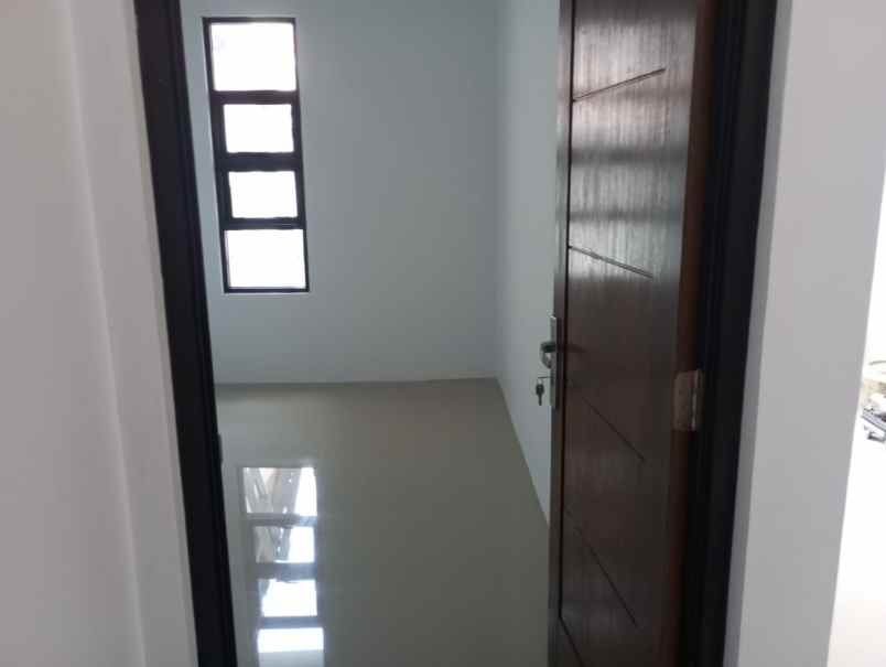 dijual rumah jl kalisari 3 cijantung