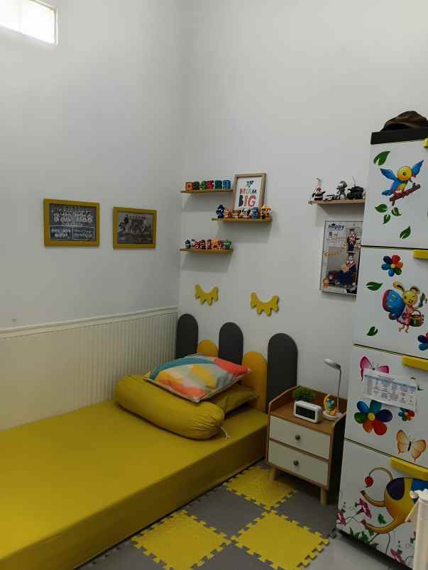 dijual rumah jl kamarung