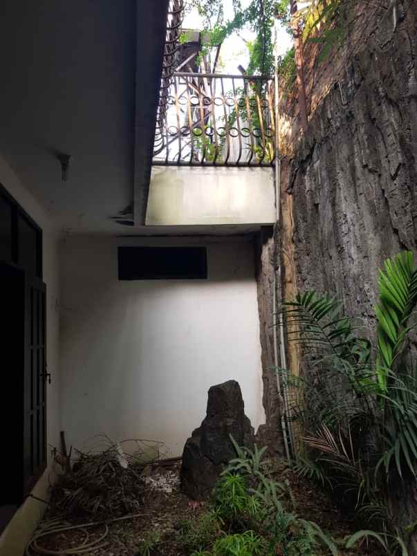 dijual rumah jl kamojang kec pulogadung