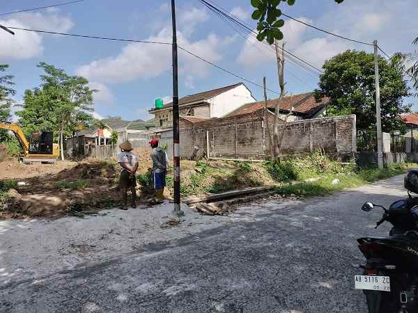 dijual rumah jl karangsari wedomartani