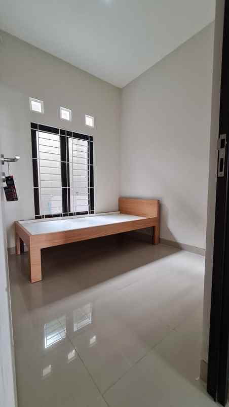 dijual rumah jl kebon agung