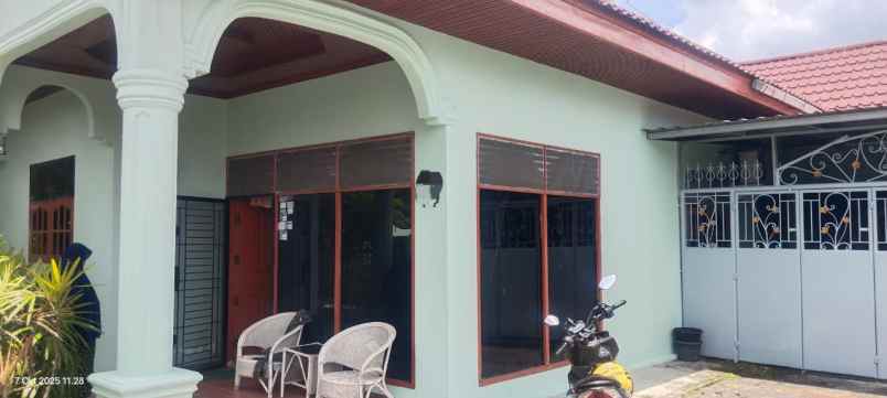 dijual rumah jl kelapa sawit