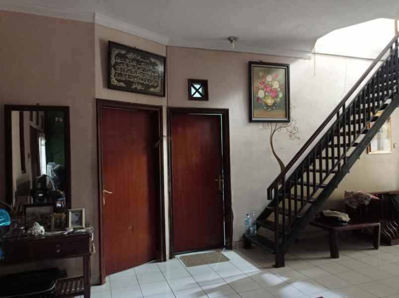 dijual rumah jl komplek abadi duren