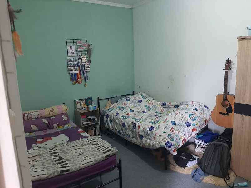 dijual rumah jl komplek bumi mas raya