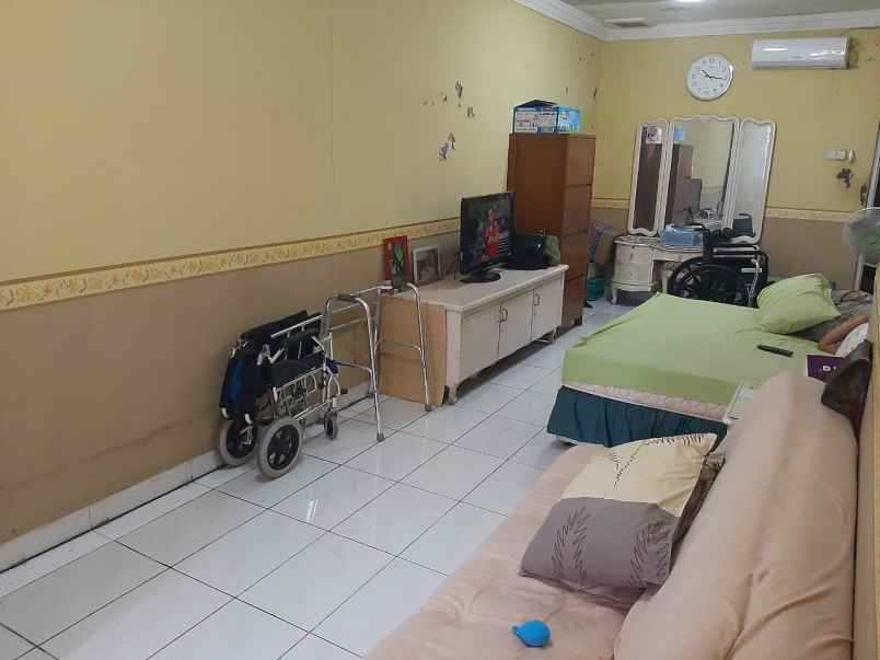 dijual rumah jl komplek bumi mas raya