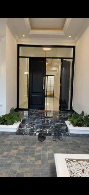 dijual rumah jl komplek perumahan