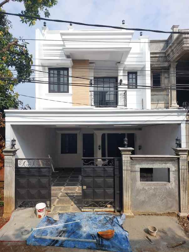 dijual rumah jl lavan raya kalisari