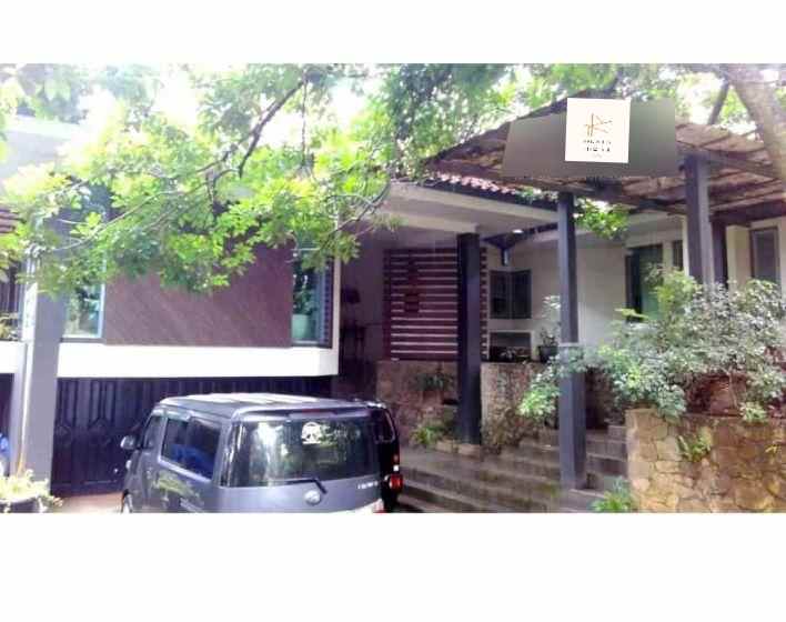 dijual rumah jl lebak bulus