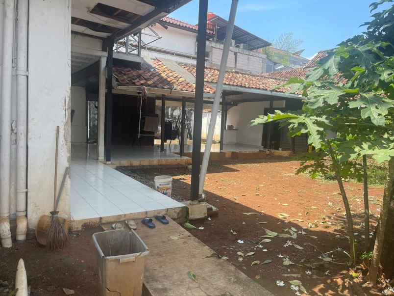 dijual rumah jl lembang