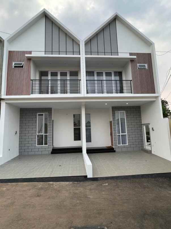 dijual rumah jl leuwinanggung tapos