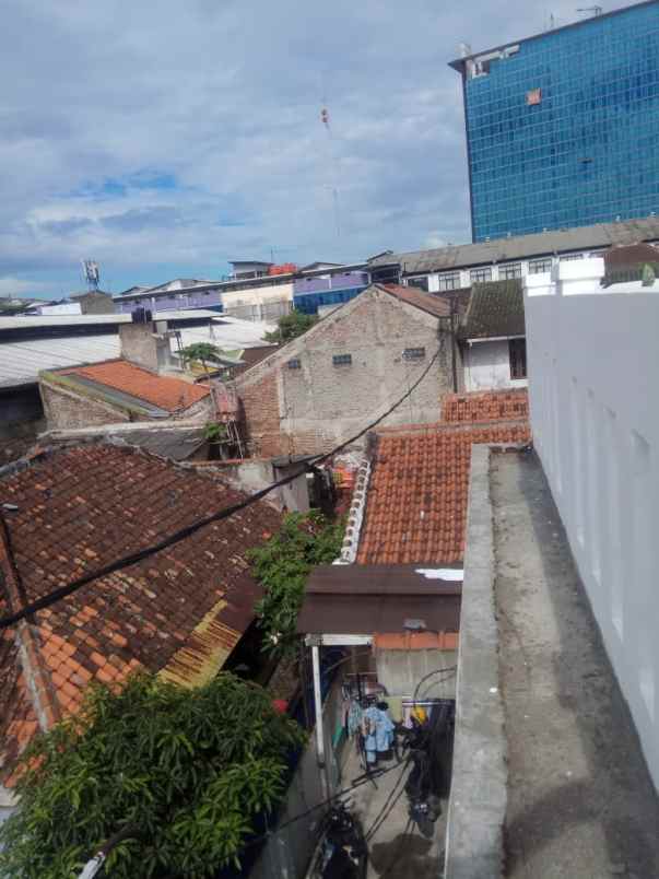 dijual rumah jl maleer