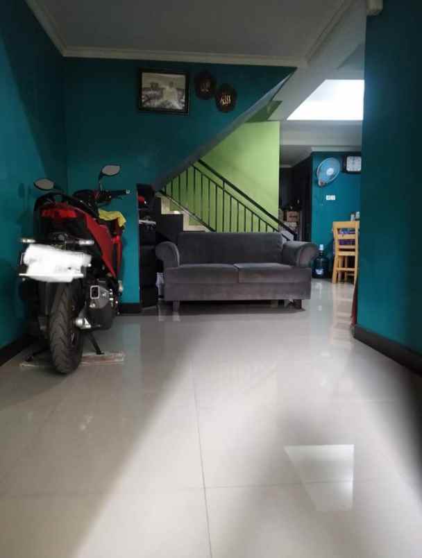 dijual rumah jl pancoran raya mampang