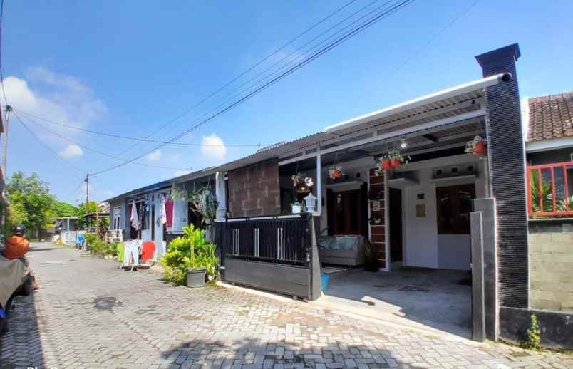 dijual rumah jl pleret