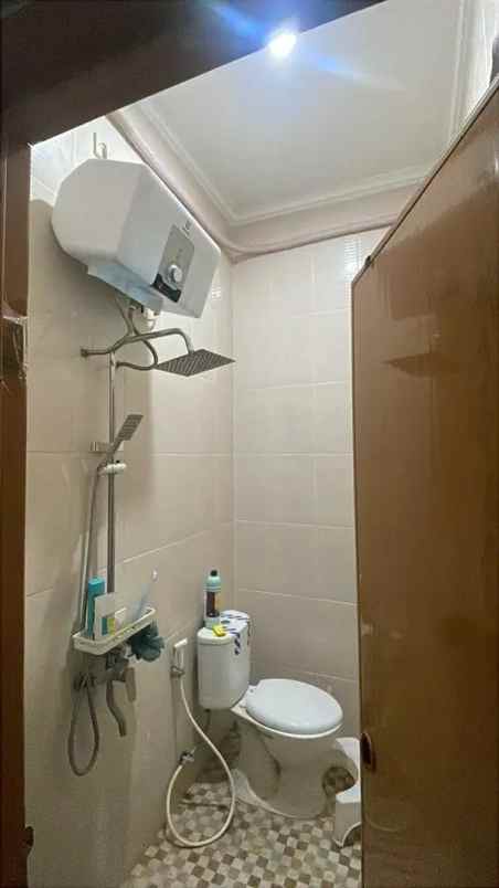 dijual rumah jl pondok bambu duren