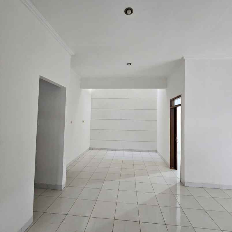 dijual rumah jl pondok kelapa duren