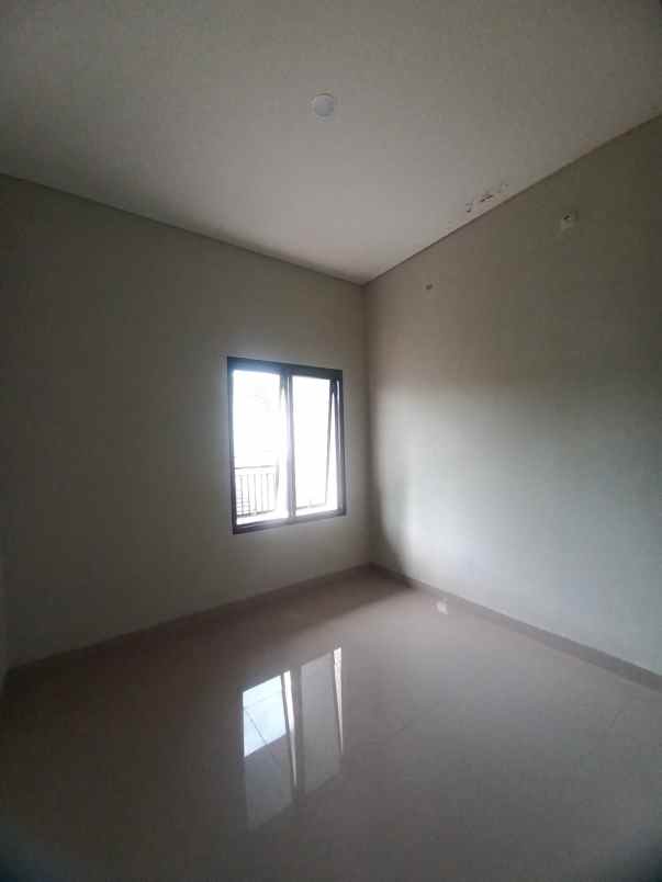 dijual rumah jl pondok kelapa duren