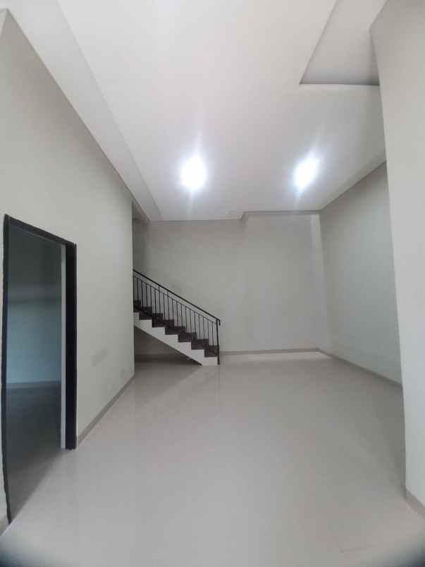 dijual rumah jl pondok kelapa duren