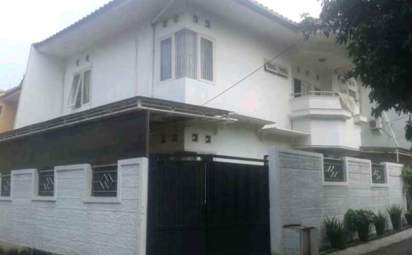 dijual rumah jl pondok kelapa raya