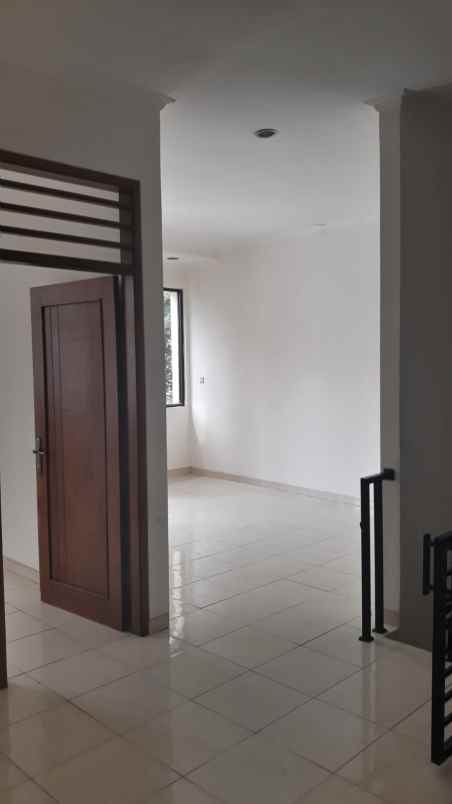 dijual rumah jl rancho indah dalam