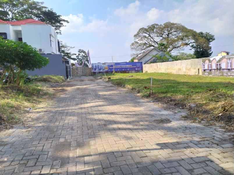 dijual rumah jl raya arumba