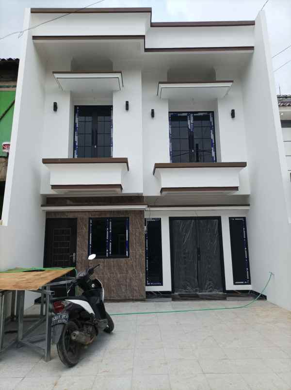 dijual rumah jl raya kalimalang duren