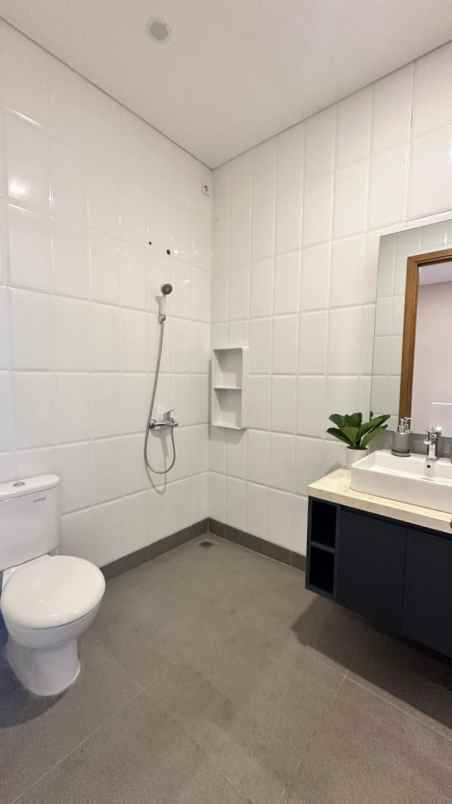 dijual rumah jl raya puspitek rt 01 rw