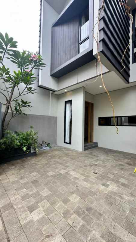 dijual rumah jl raya puspitek rt 01 rw
