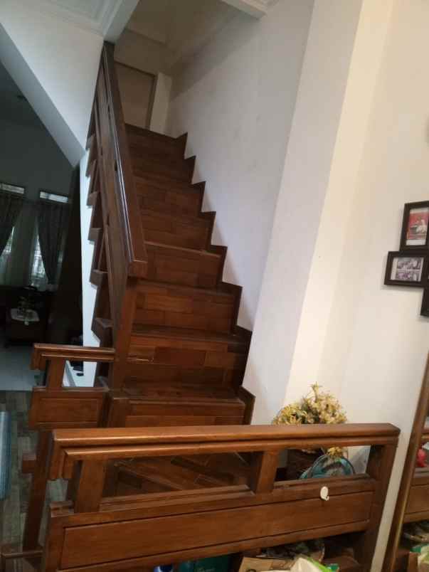 dijual rumah jl raya serpong teras