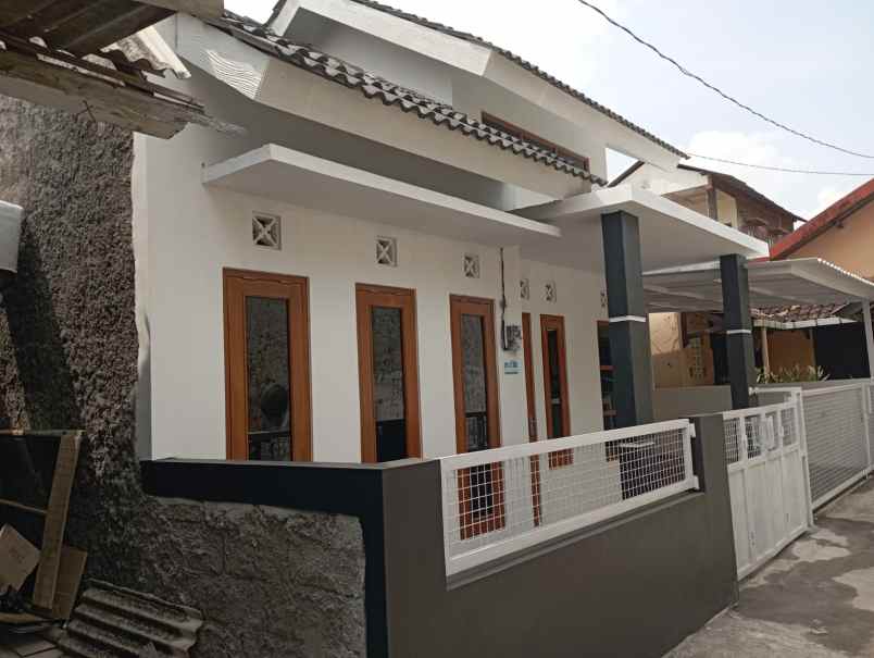 dijual rumah jl sadewa