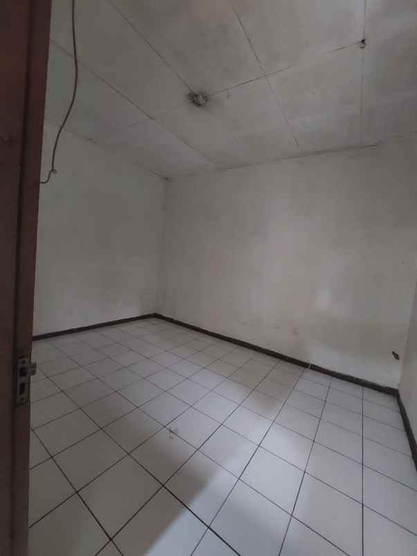 dijual rumah jl sarijadi bandung kota