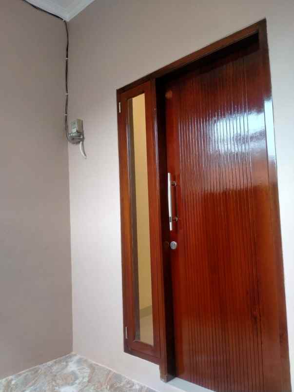 dijual rumah jl warga