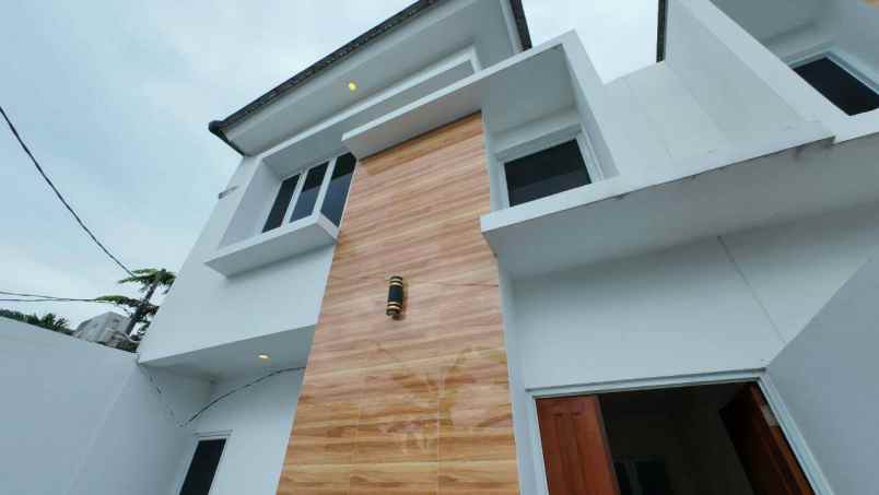 dijual rumah jl wibawa mukti