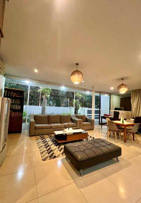 dijual rumah jl wijaya