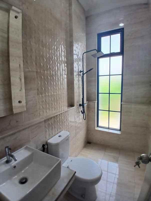 dijual rumah jln moh kahfi 1