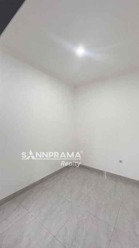 dijual rumah jln raya tapos depok