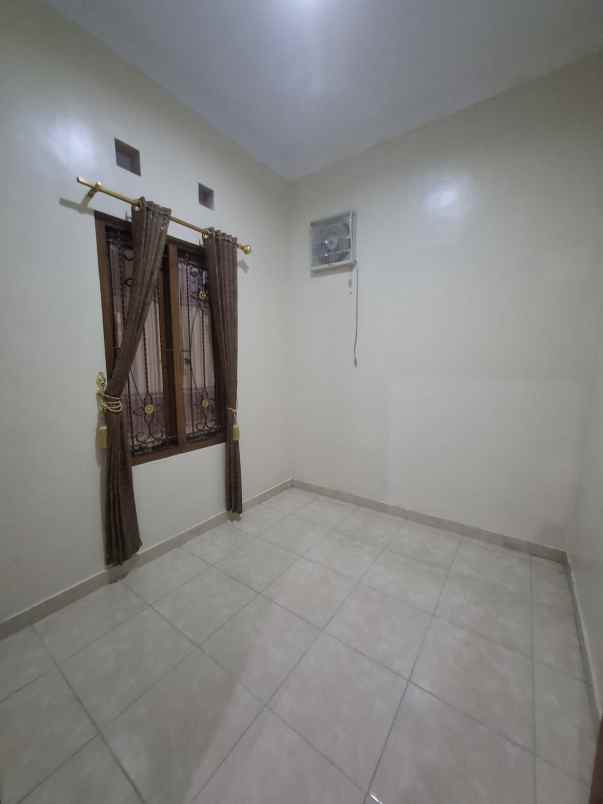 dijual rumah kadisoka