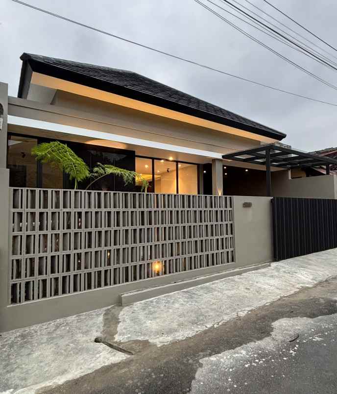 dijual rumah kaliurang km 14