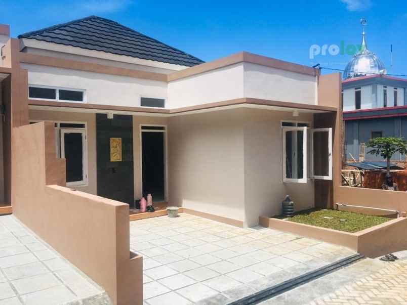 dijual rumah kamarung