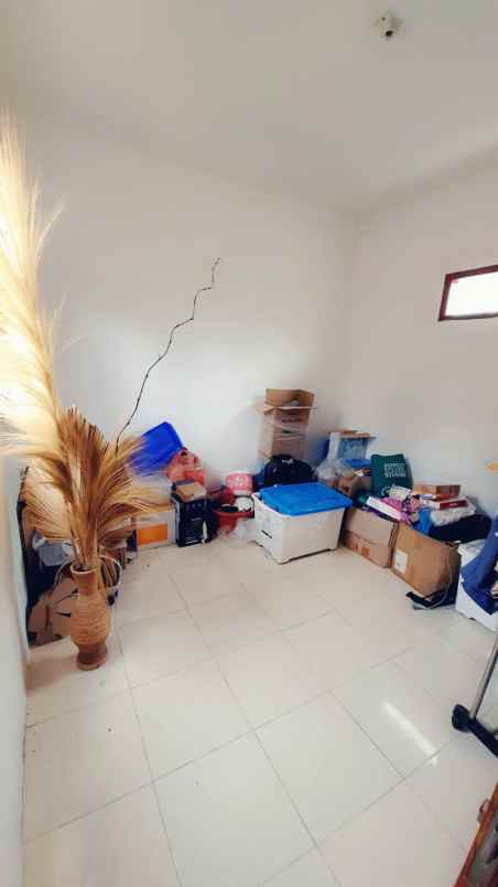 dijual rumah kamarung