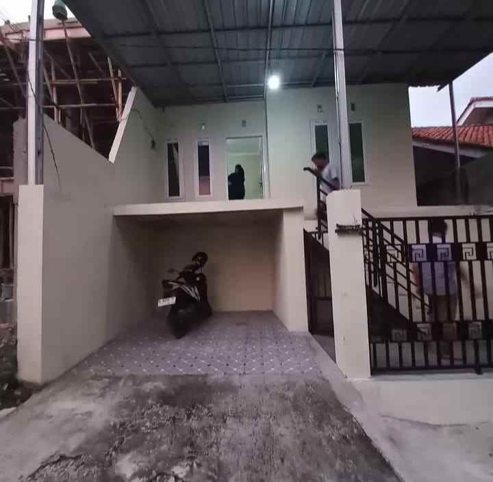 dijual rumah karanggawang