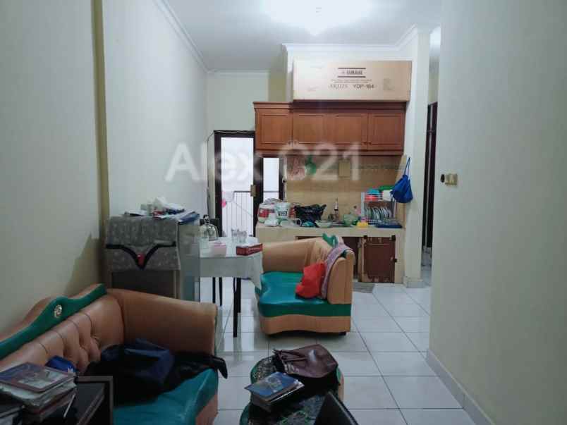 dijual rumah kebayoran baru