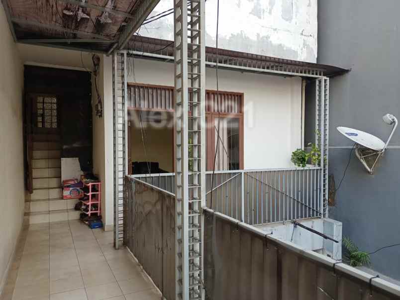 dijual rumah kebayoran baru