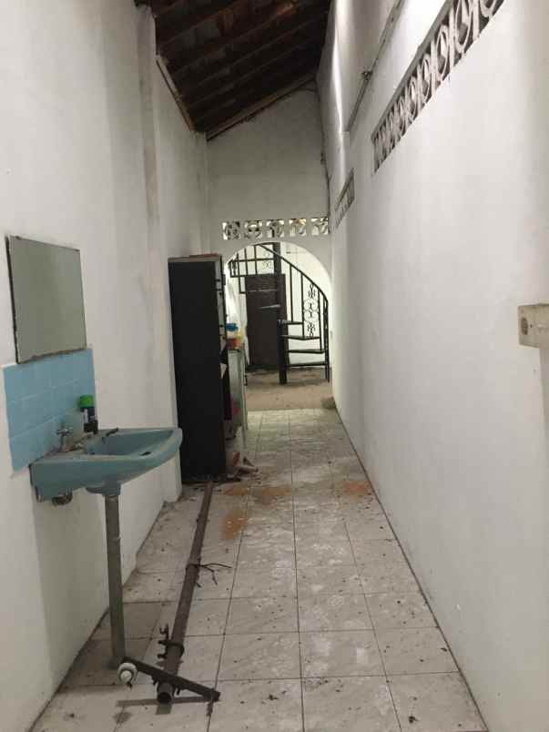 dijual rumah kebon sirih