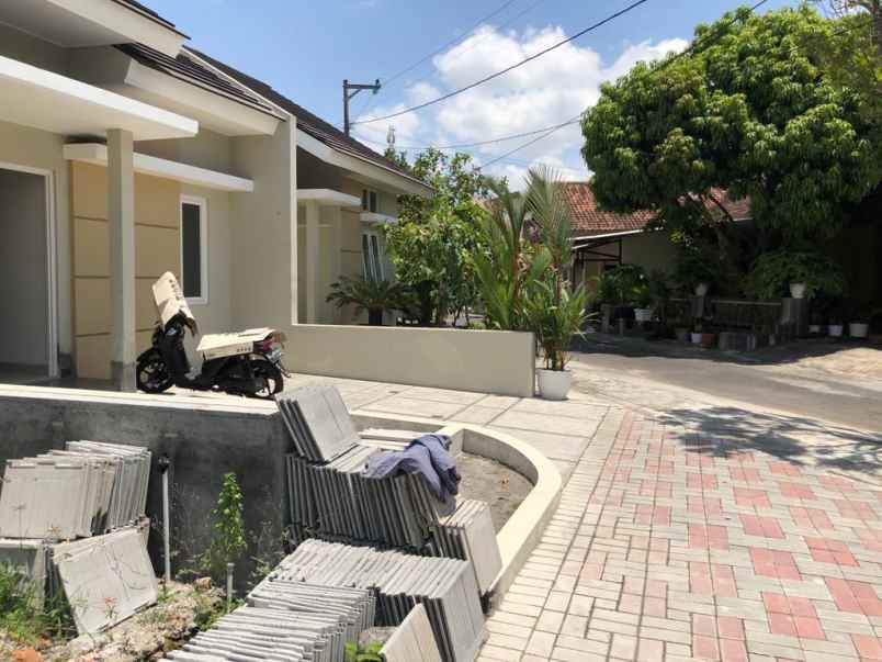 dijual rumah kebonarum